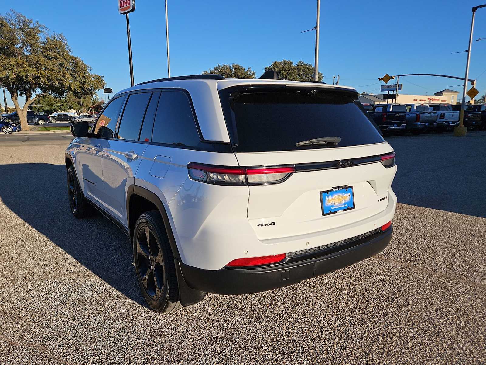 Thumbnail: 2023 Jeep Grand Cherokee - 6