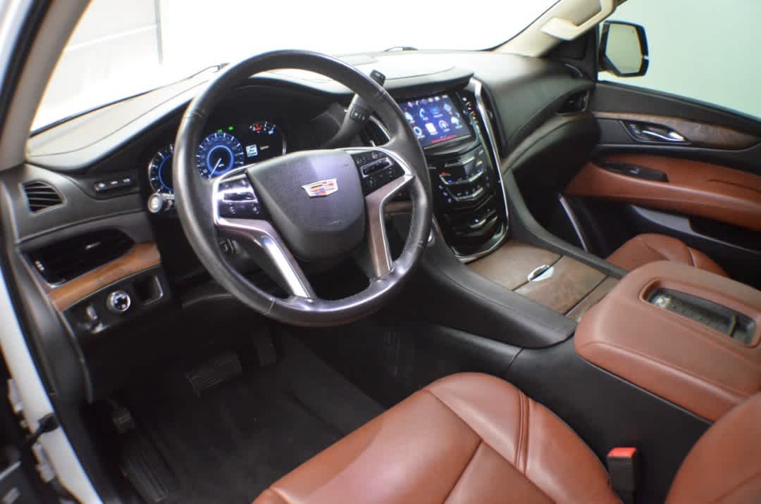 Thumbnail: 2016 Cadillac Escalade - 15
