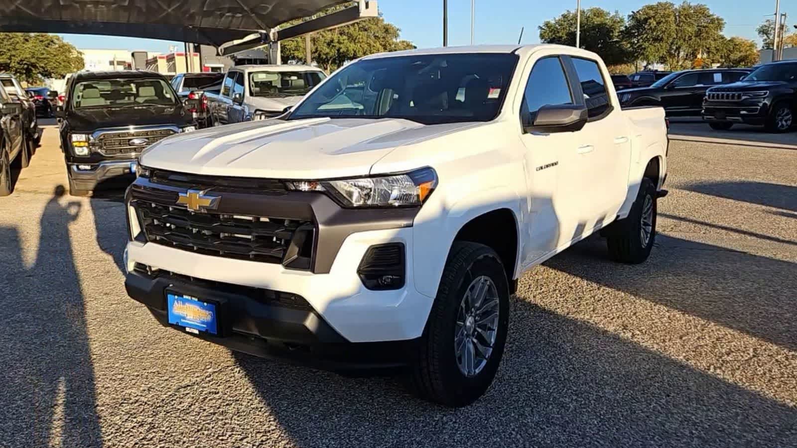 Thumbnail: 2024 Chevrolet Colorado - 3