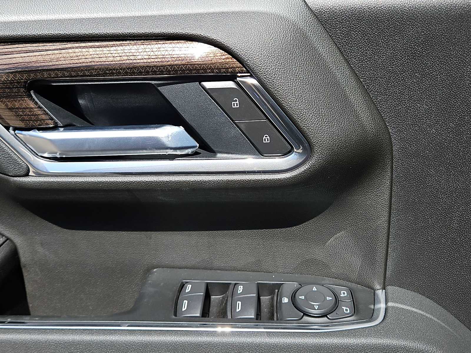 Thumbnail: 2026 Chevrolet Silverado 1500 - 21