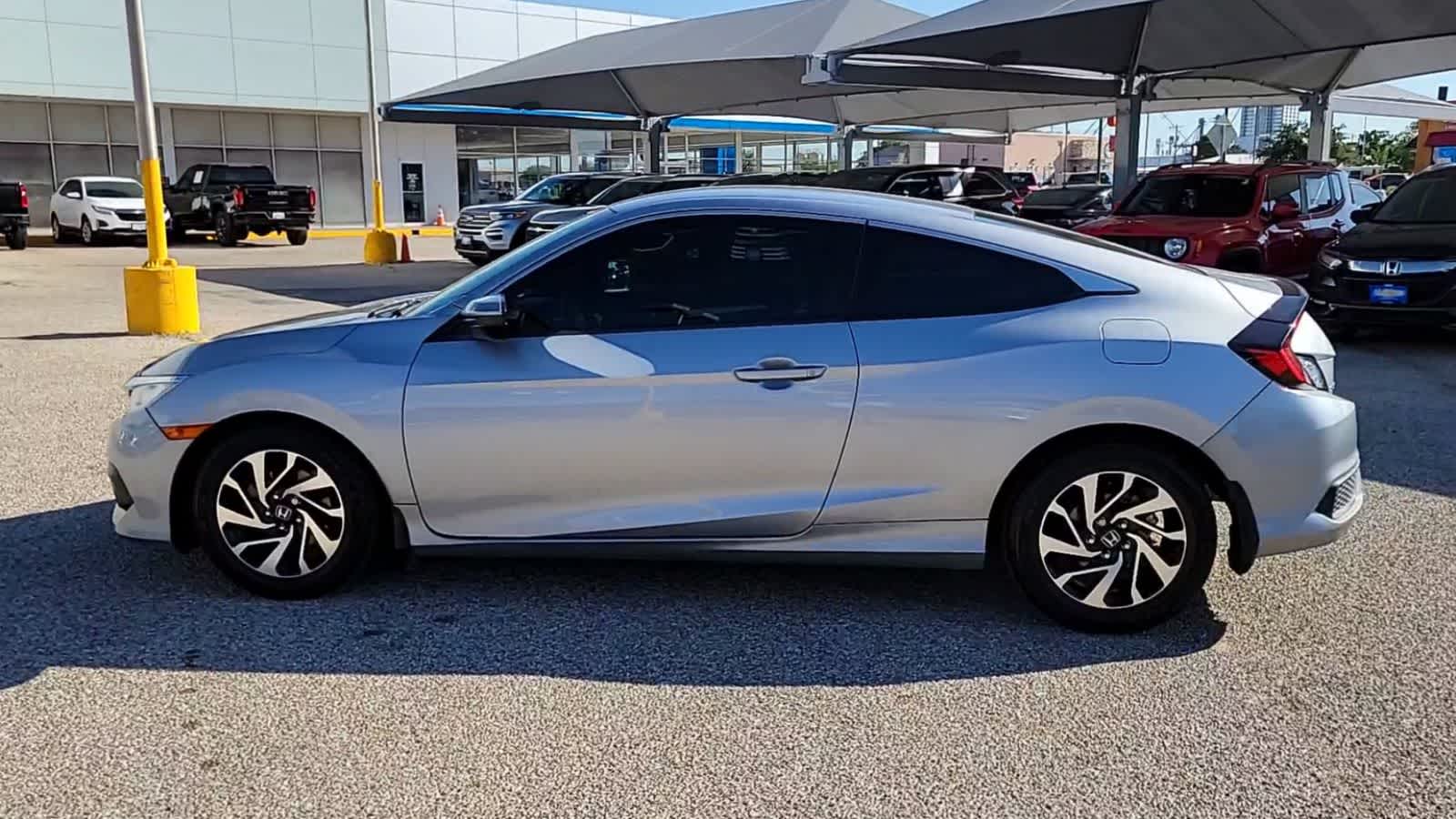 Thumbnail: 2017 Honda Civic - 5