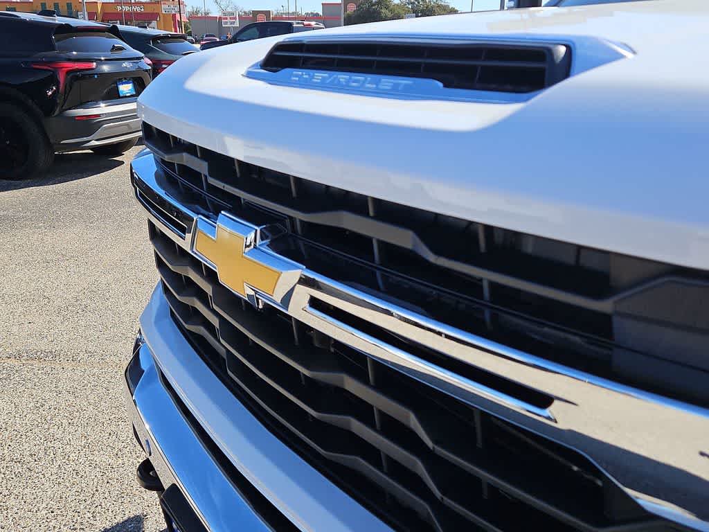 Thumbnail: 2026 Chevrolet Silverado 2500 - 13