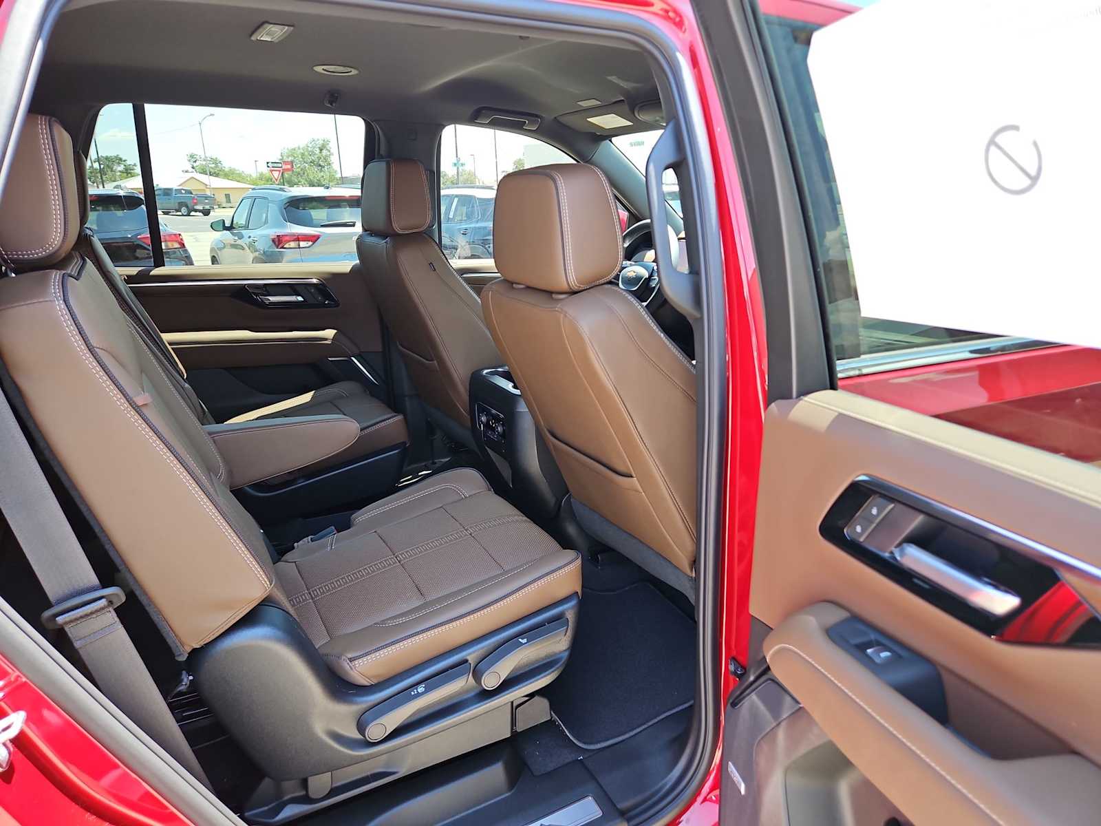 Thumbnail: 2025 Chevrolet Tahoe - 20