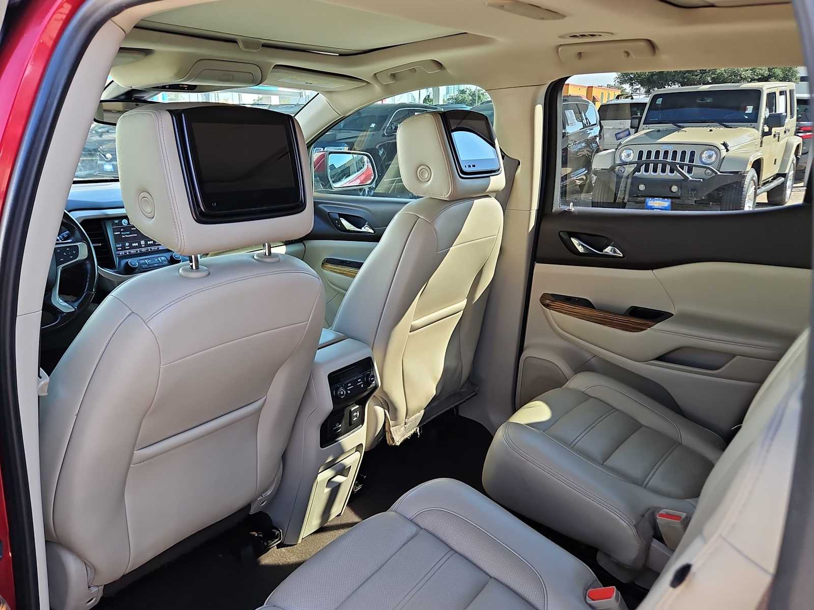Thumbnail: 2019 GMC Acadia - 16