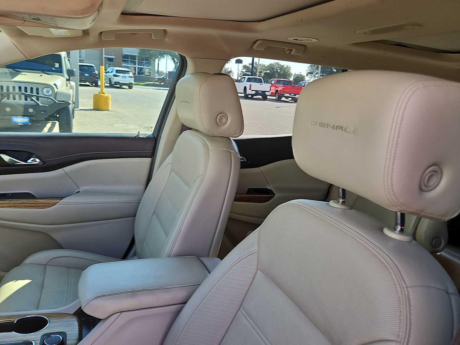 Thumbnail: 2019 GMC Acadia - 25