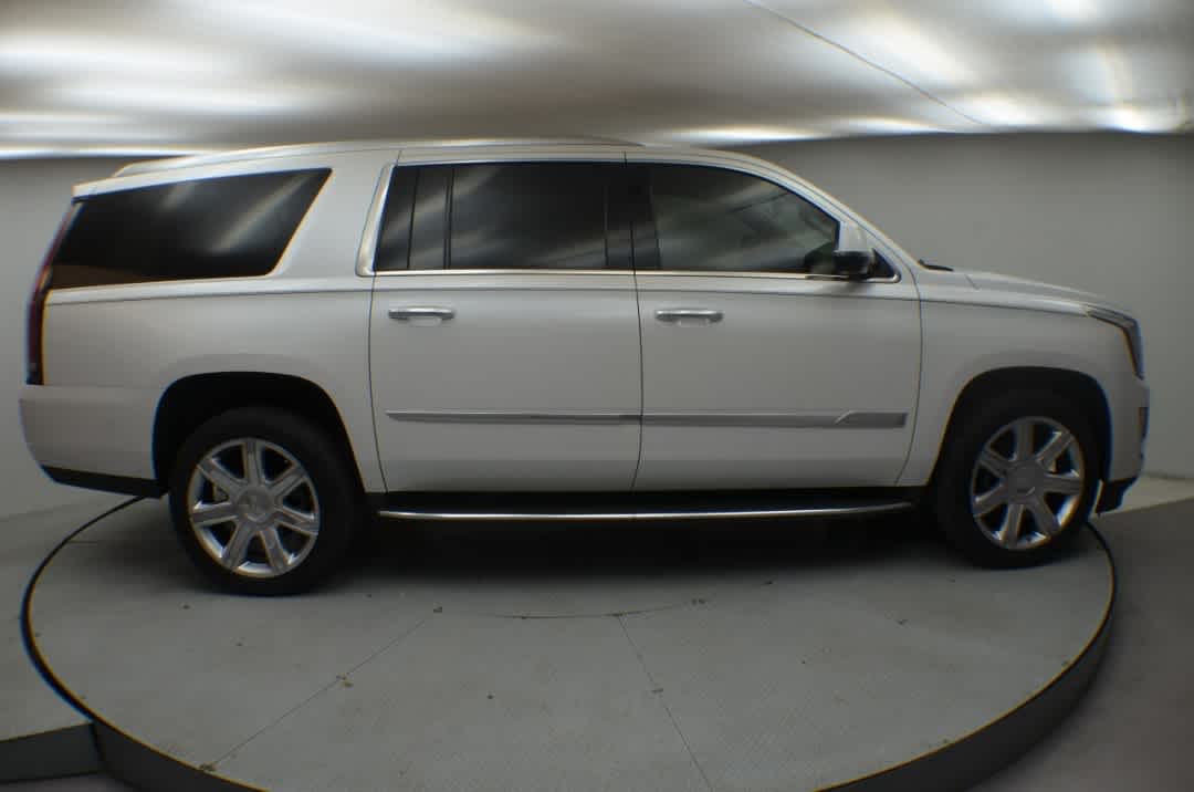 Thumbnail: 2016 Cadillac Escalade - 12