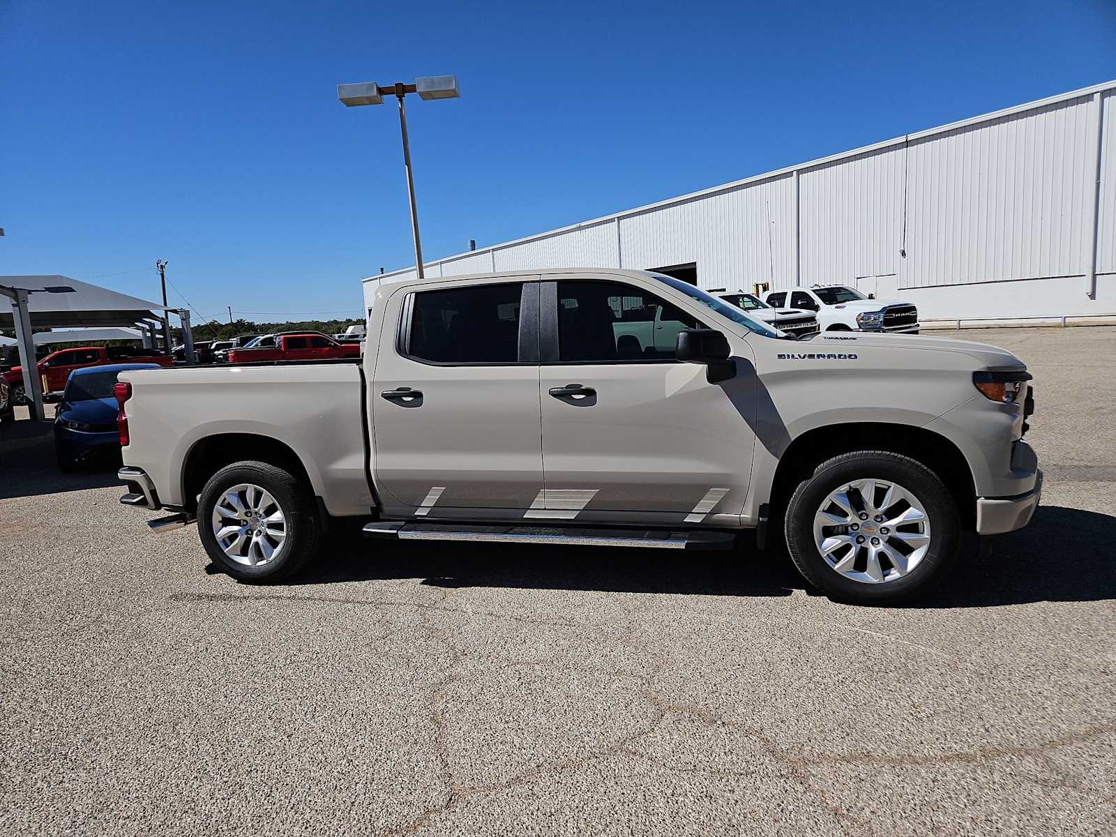 Thumbnail: 2026 Chevrolet Silverado 1500 - 9