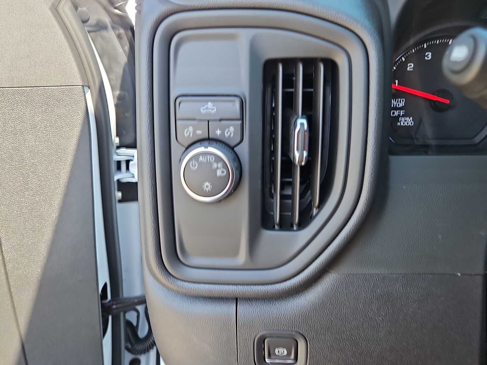 Thumbnail: 2026 Chevrolet Silverado 1500 - 22