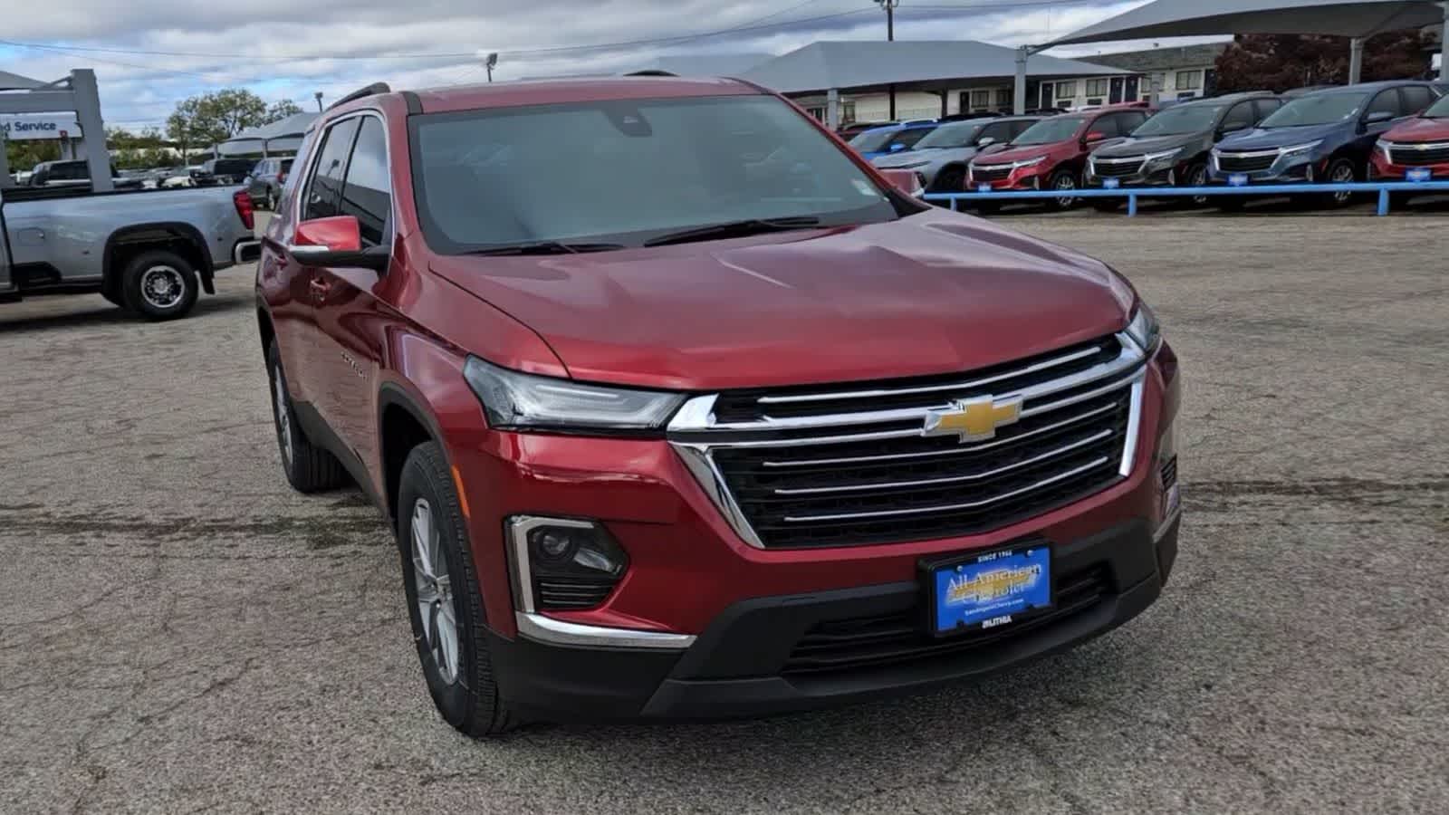 Thumbnail: 2023 Chevrolet Traverse - 2