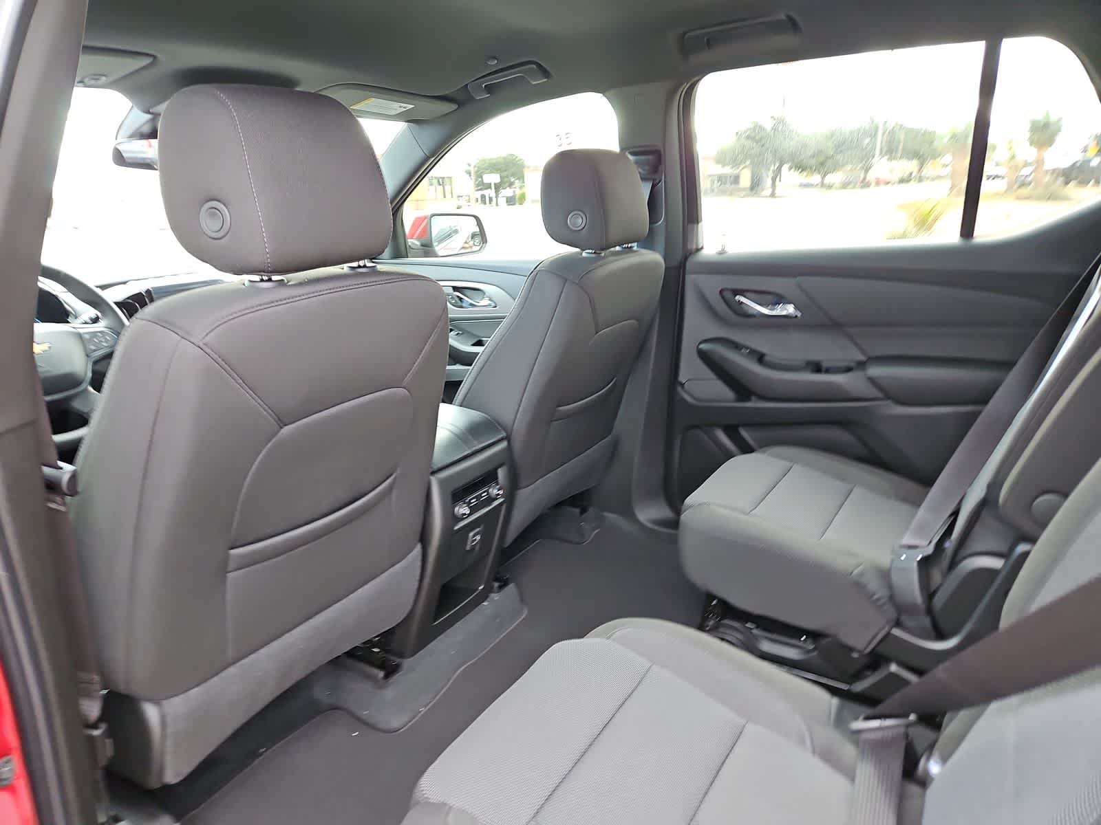 Thumbnail: 2023 Chevrolet Traverse - 20