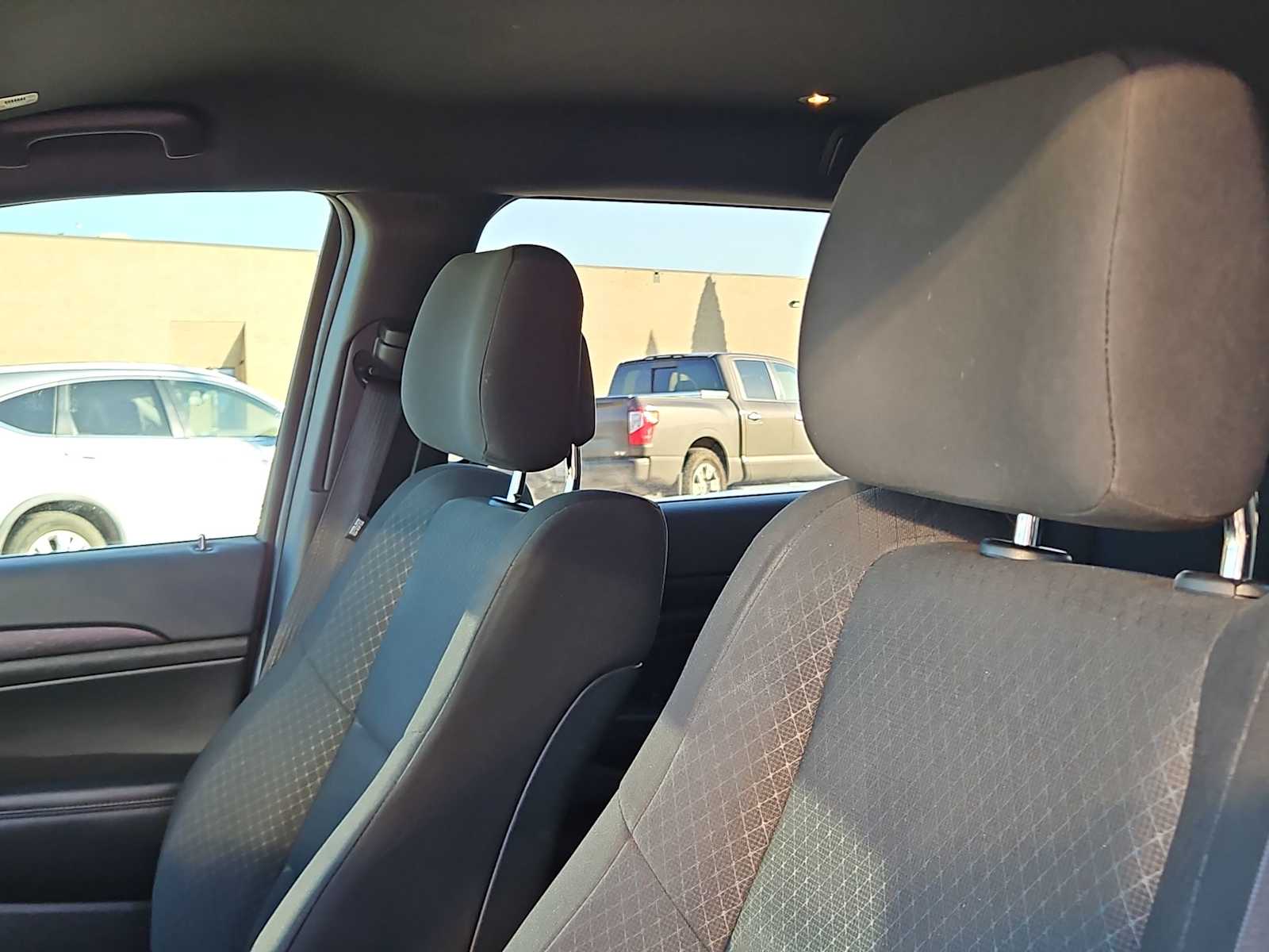 Thumbnail: 2018 Jeep Grand Cherokee - 15