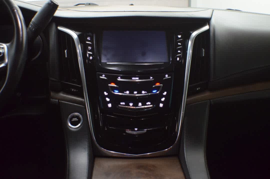 Thumbnail: 2016 Cadillac Escalade - 14
