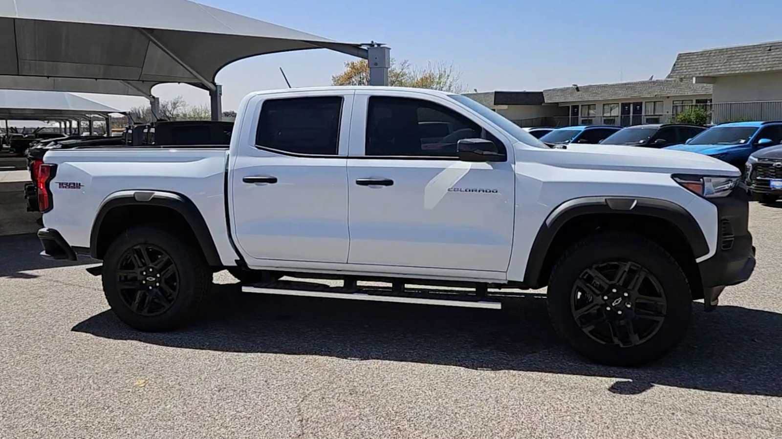 Thumbnail: 2025 Chevrolet Colorado - 9