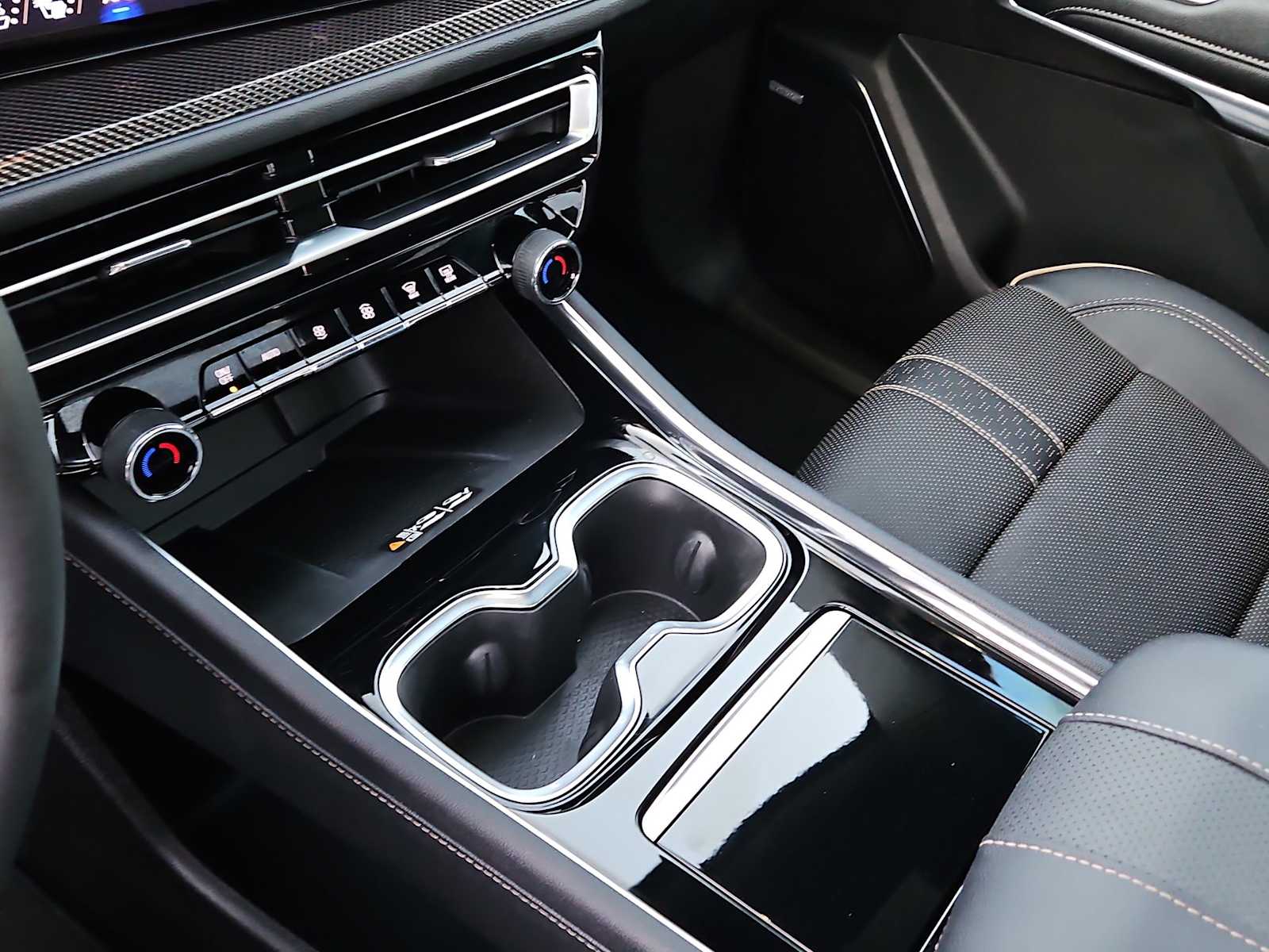 Thumbnail: 2025 Chevrolet Traverse - 20