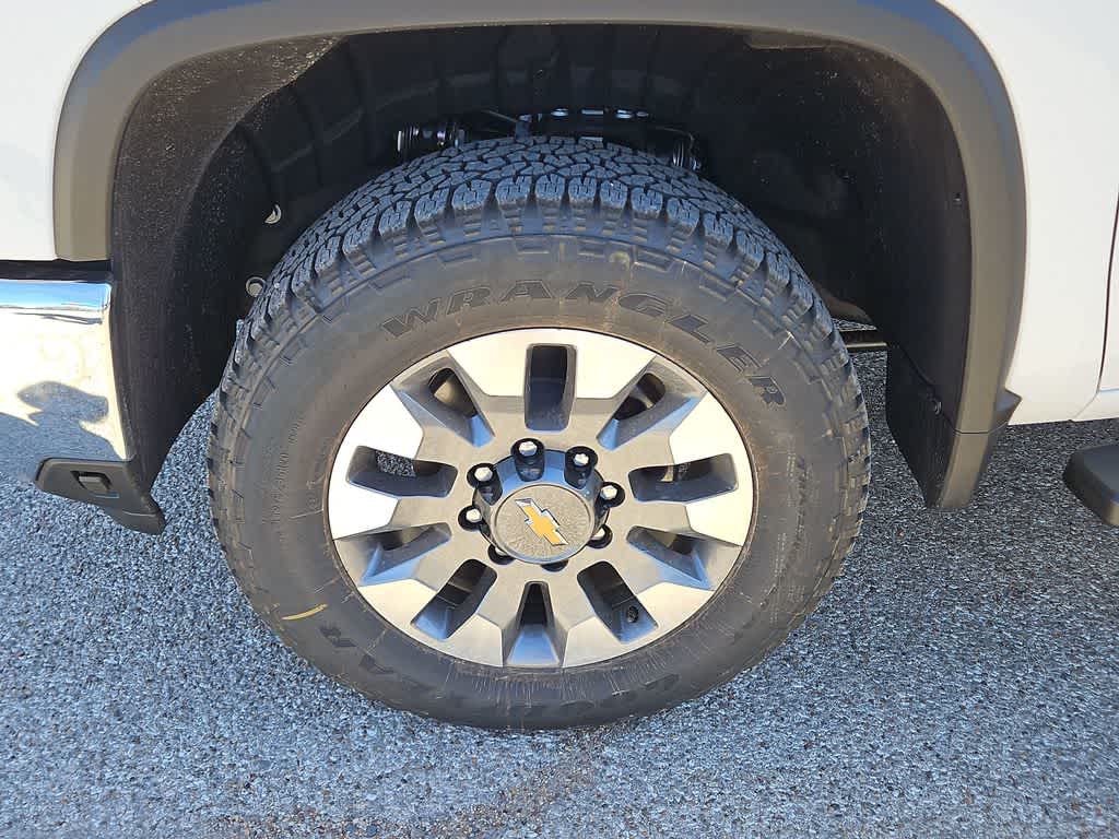 Thumbnail: 2026 Chevrolet Silverado 2500 - 12
