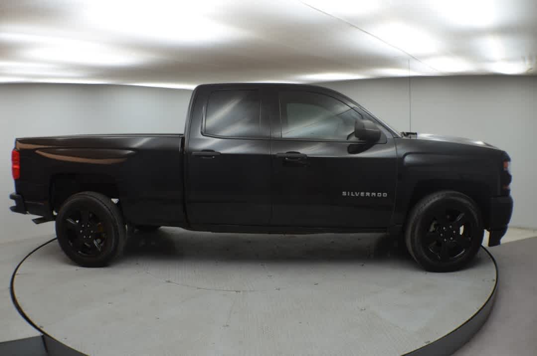 Thumbnail: 2018 Chevrolet Silverado 1500 - 12
