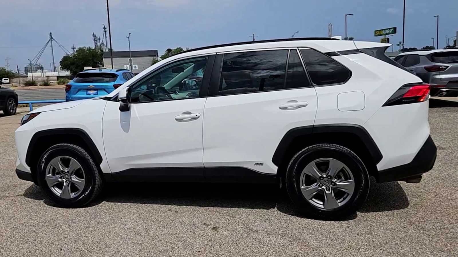 Thumbnail: 2022 Toyota RAV4 - 6