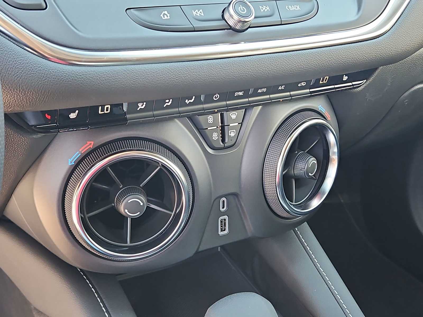 Thumbnail: 2025 Chevrolet Blazer - 24