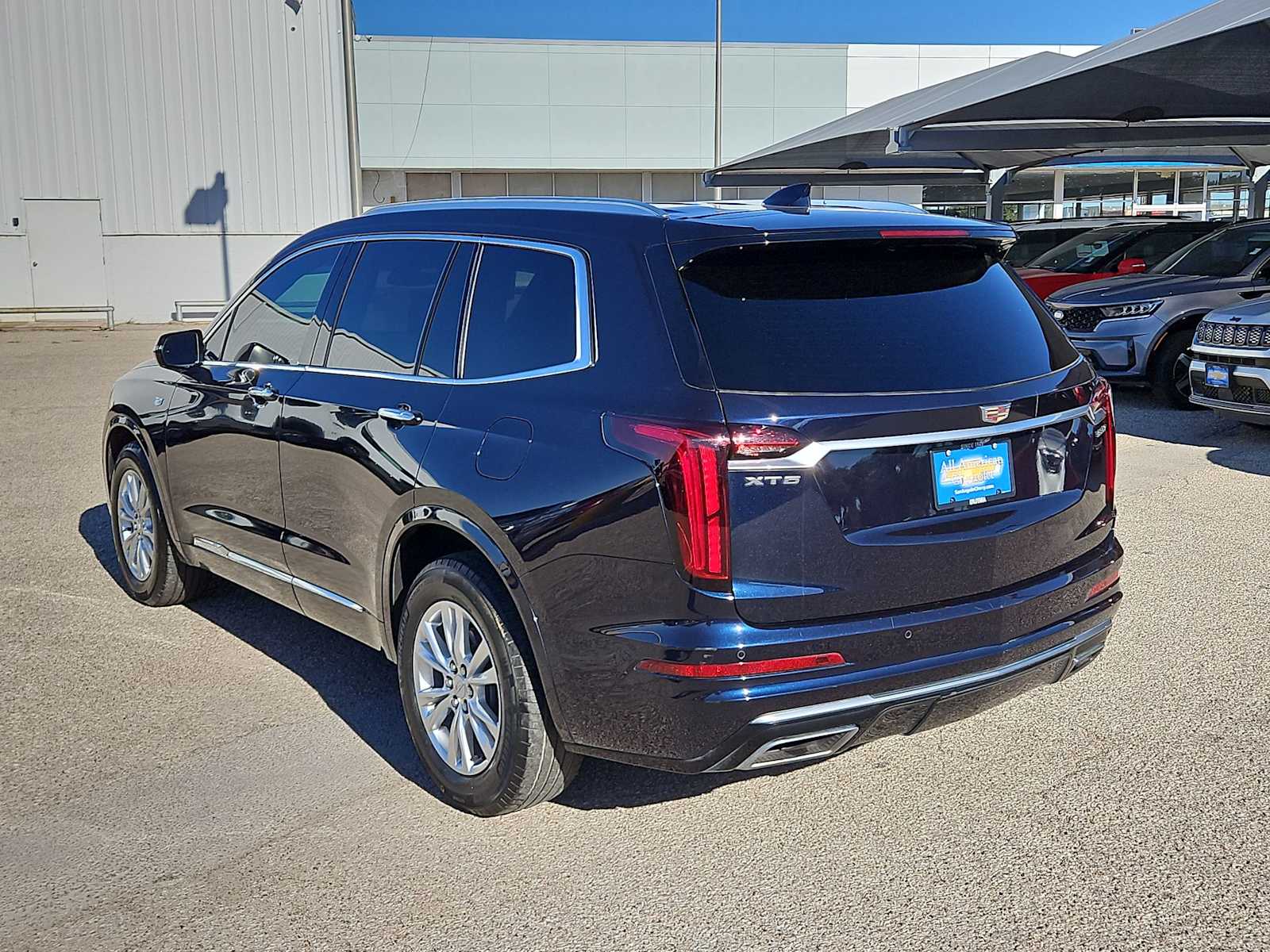 Thumbnail: 2022 Cadillac XT6 - 6
