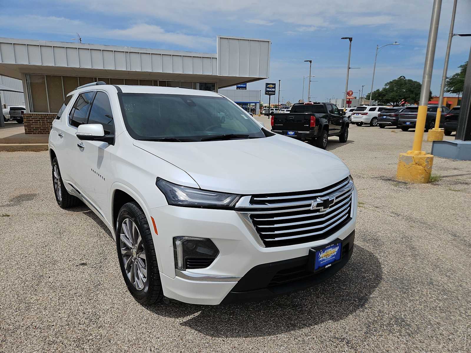 Thumbnail: 2022 Chevrolet Traverse - 2