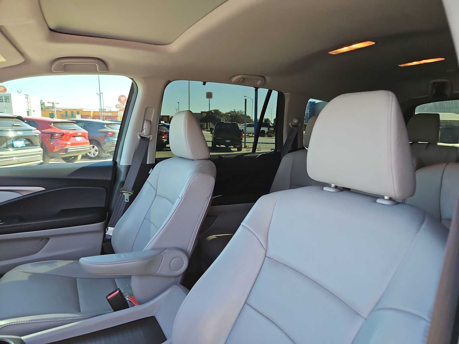 Thumbnail: 2022 Honda Pilot - 18