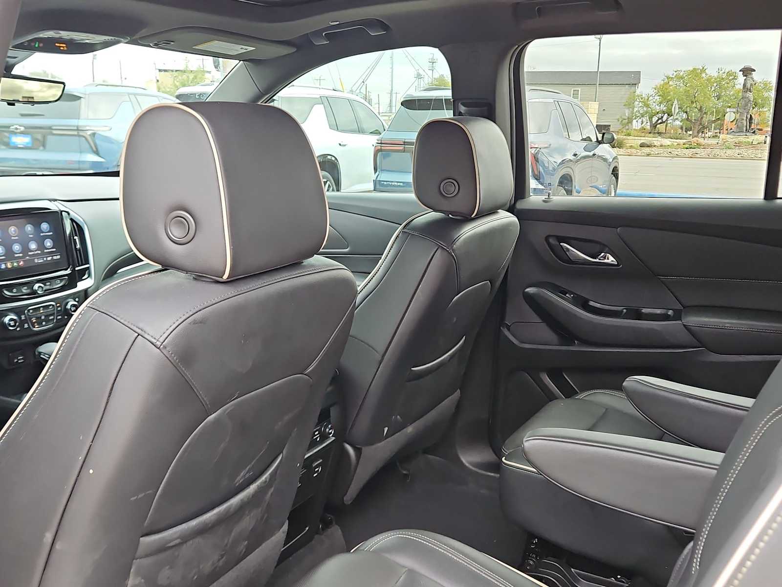 Thumbnail: 2023 Chevrolet Traverse - 14