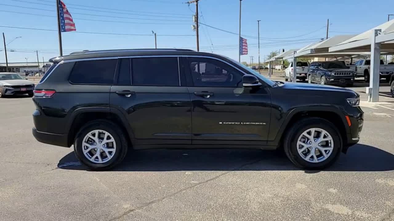 Thumbnail: 2023 Jeep Grand Cherokee - 9