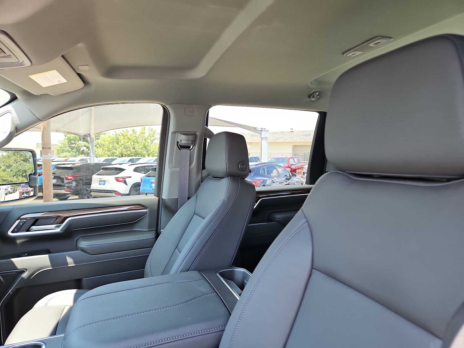 Thumbnail: 2025 Chevrolet Silverado 2500 - 22