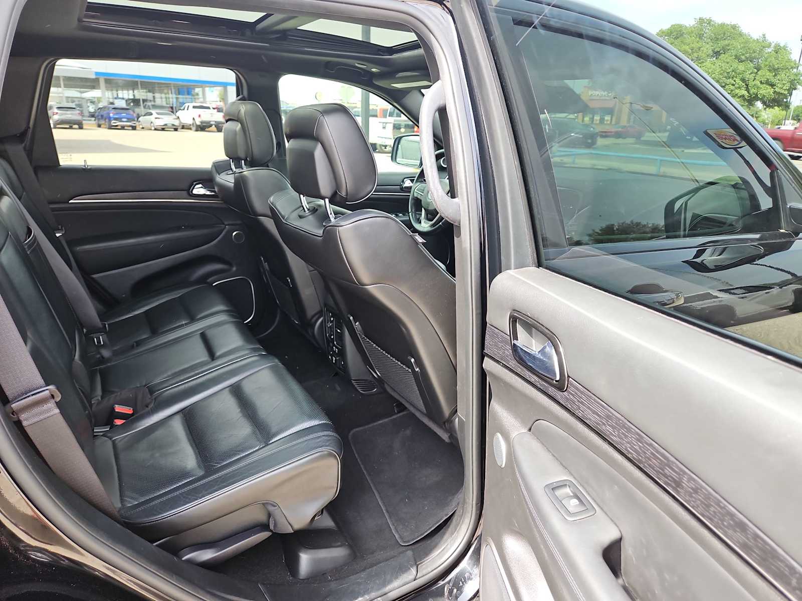 Thumbnail: 2021 Jeep Grand Cherokee - 21