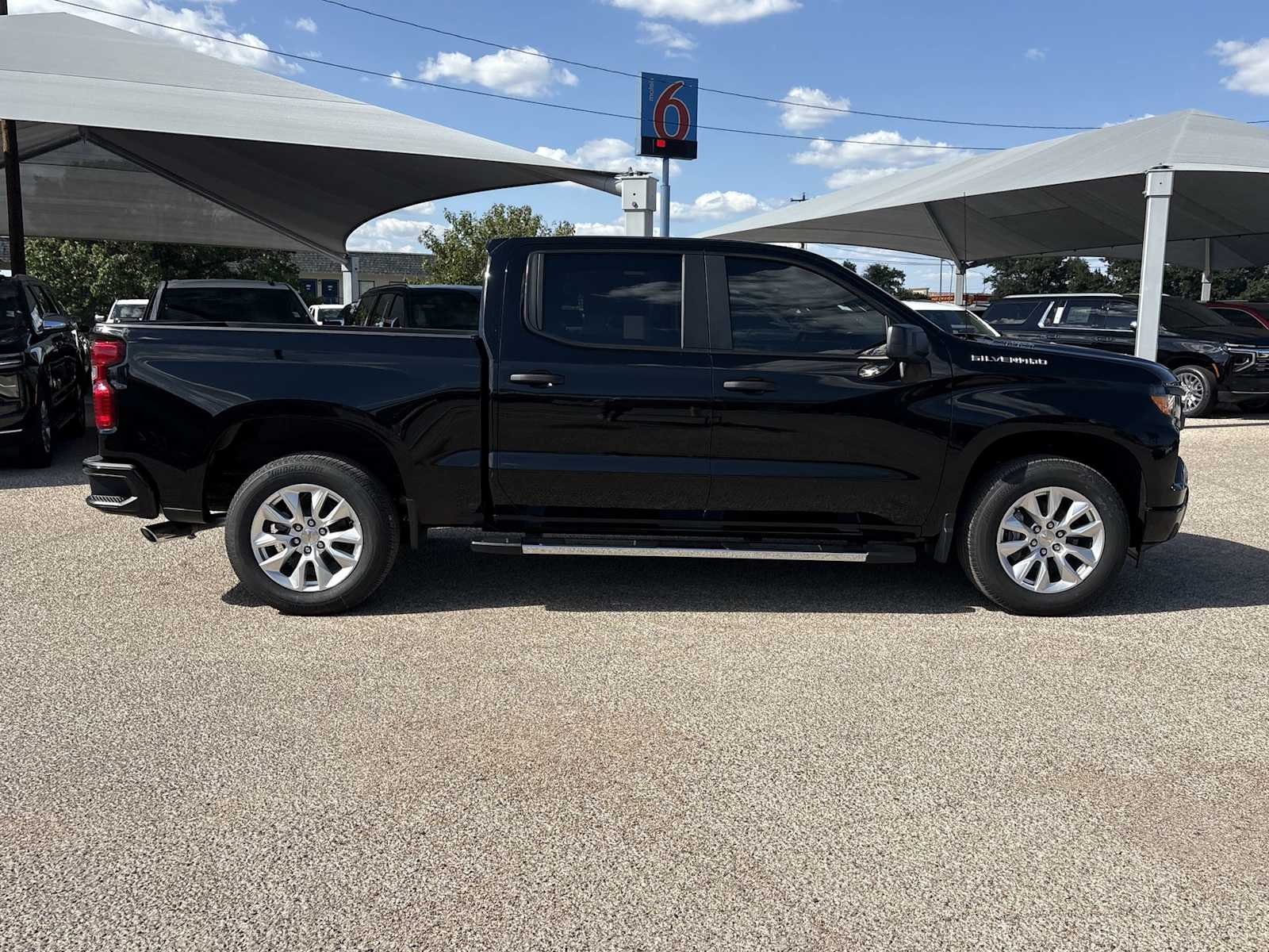 Thumbnail: 2026 Chevrolet Silverado 1500 - 9