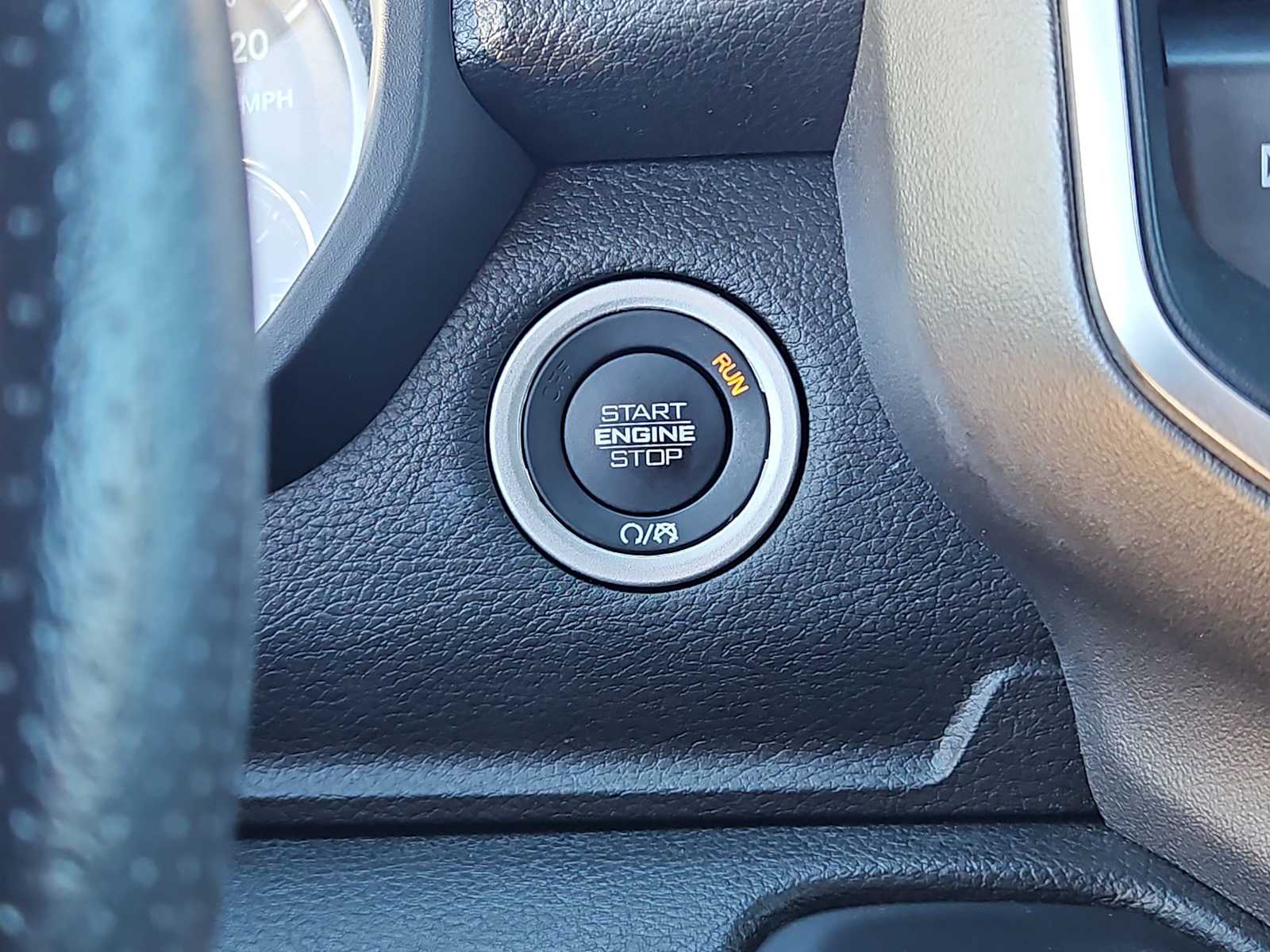 Thumbnail: 2025 RAM 1500 - 22