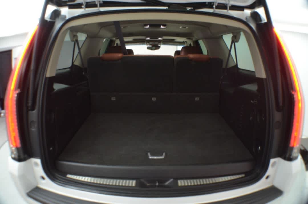 Thumbnail: 2016 Cadillac Escalade - 17