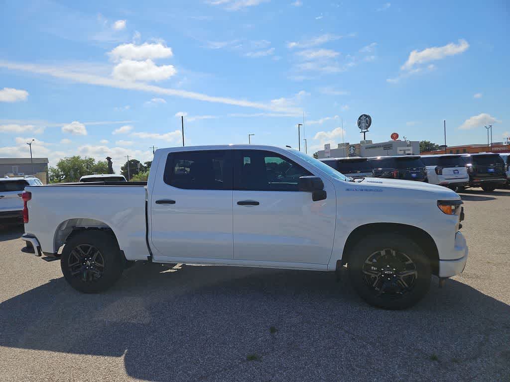 Thumbnail: 2026 Chevrolet Silverado 1500 - 9