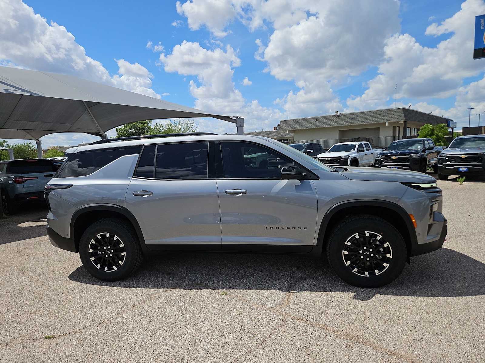 Thumbnail: 2026 Chevrolet Traverse - 9
