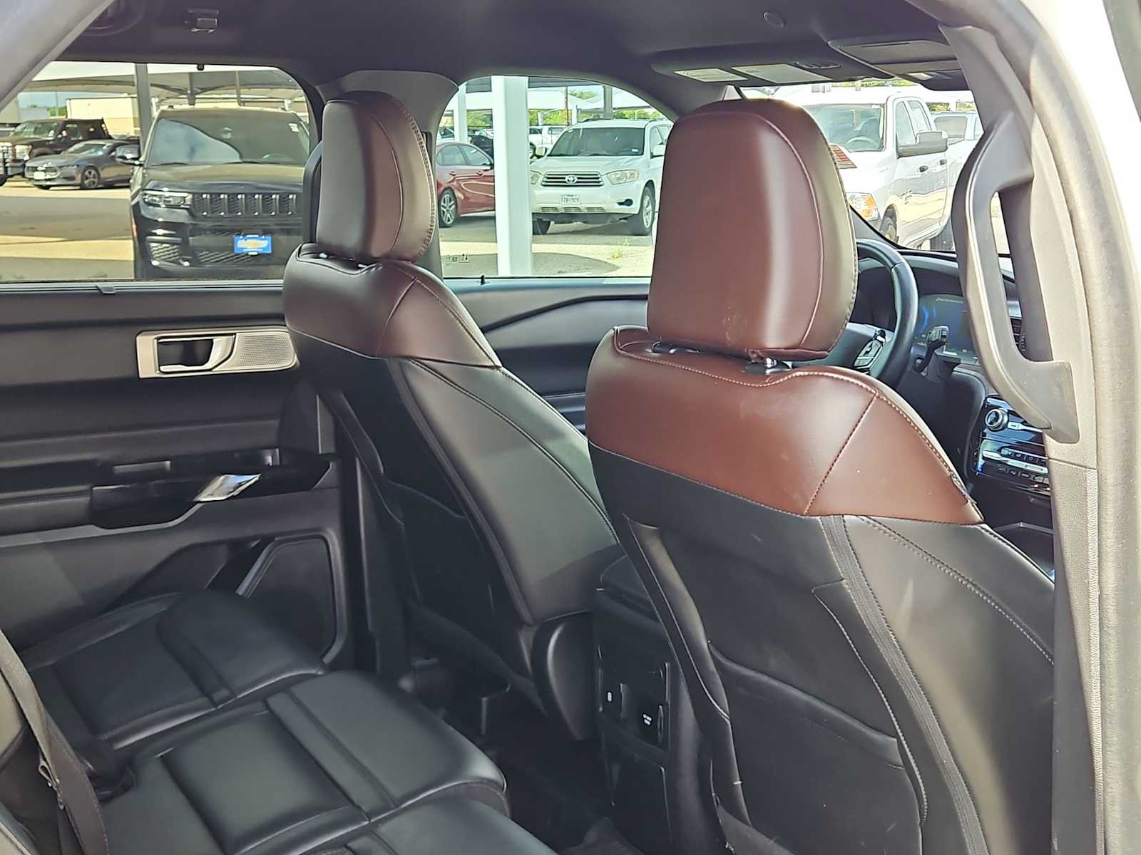 Thumbnail: 2022 Ford Explorer - 17