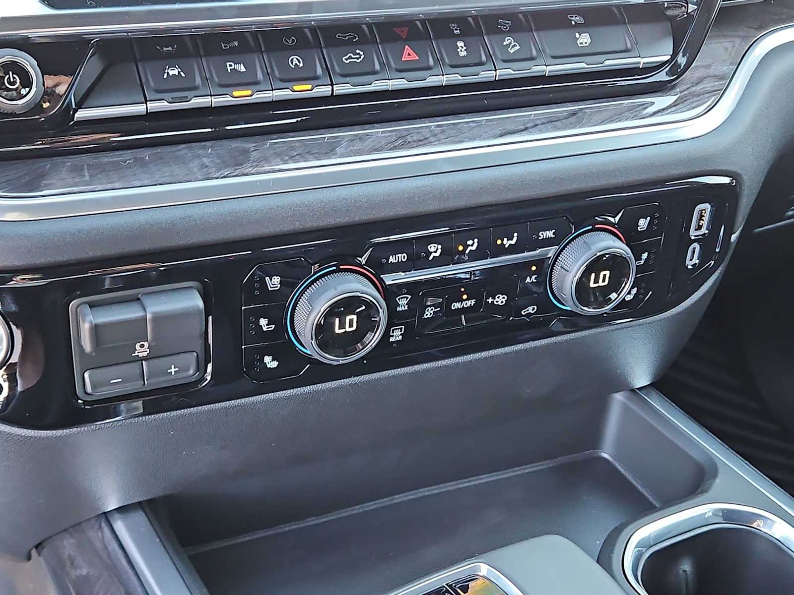 Thumbnail: 2026 Chevrolet Silverado 1500 - 24