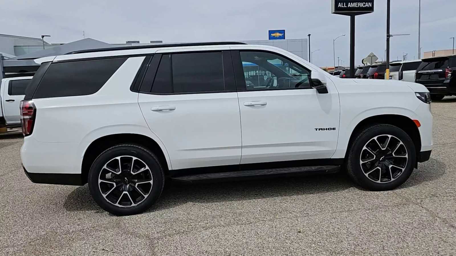 Thumbnail: 2023 Chevrolet Tahoe - 8