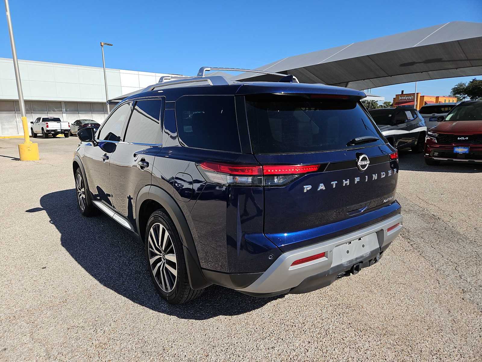 Thumbnail: 2022 Nissan Pathfinder - 6