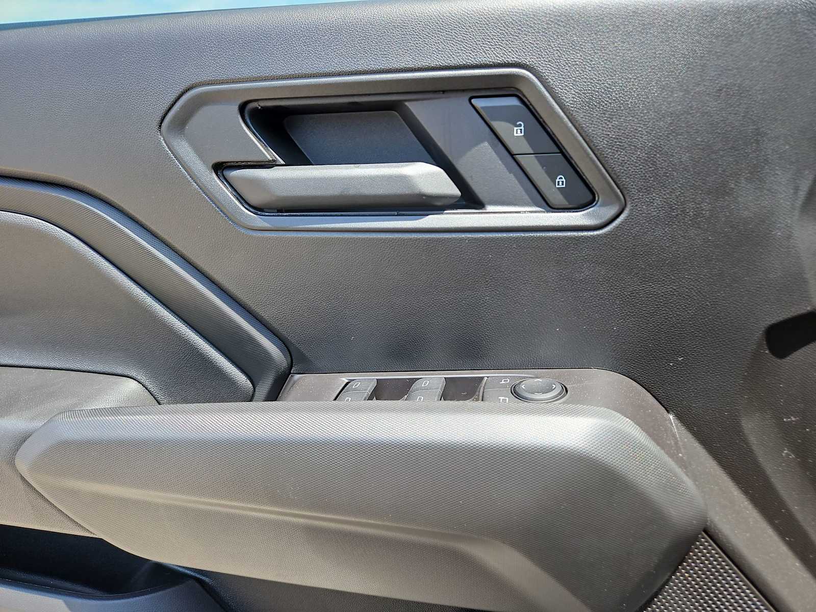 Thumbnail: 2025 Chevrolet Colorado - 27