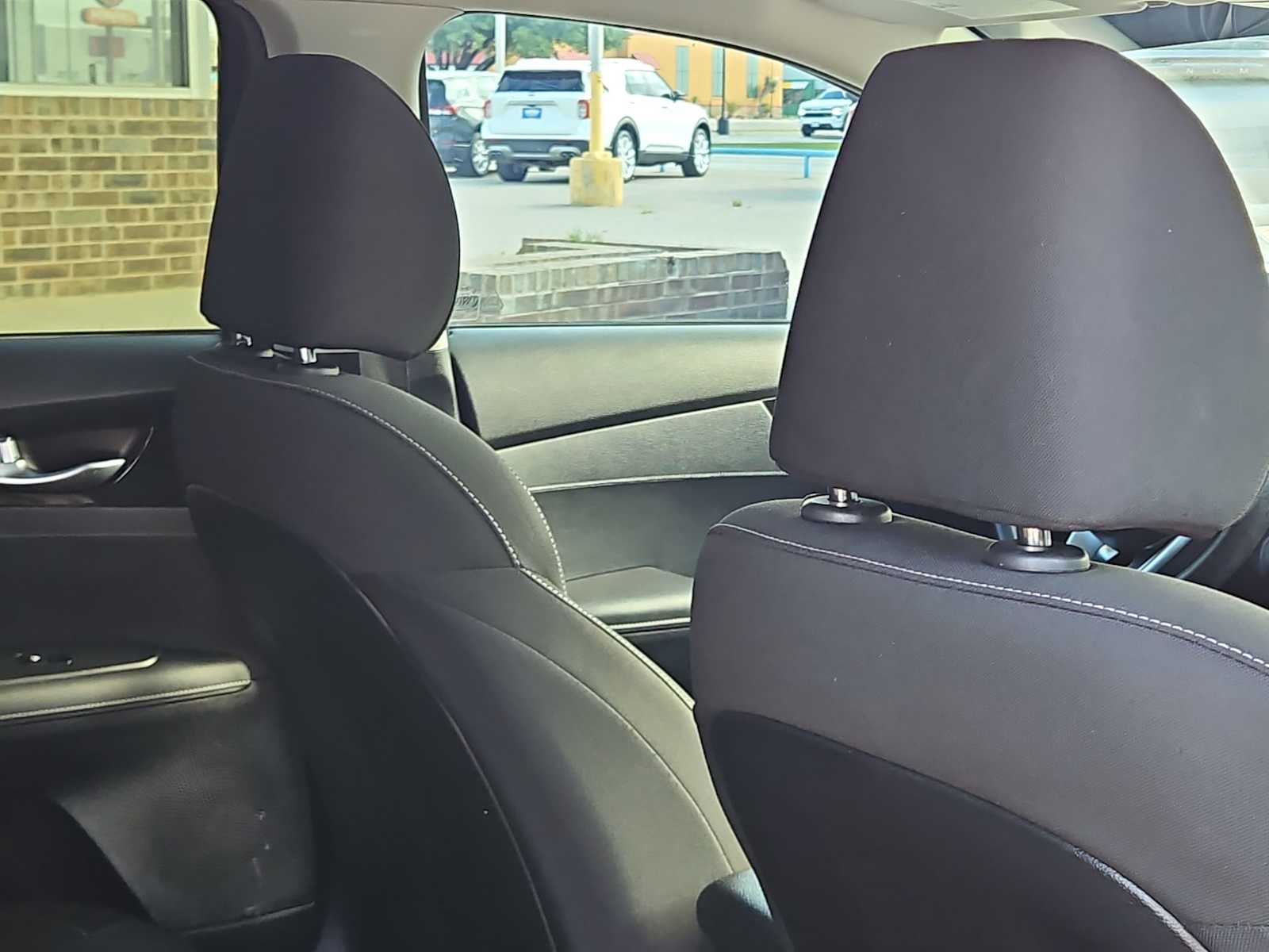 Thumbnail: 2019 Kia Forte - 17