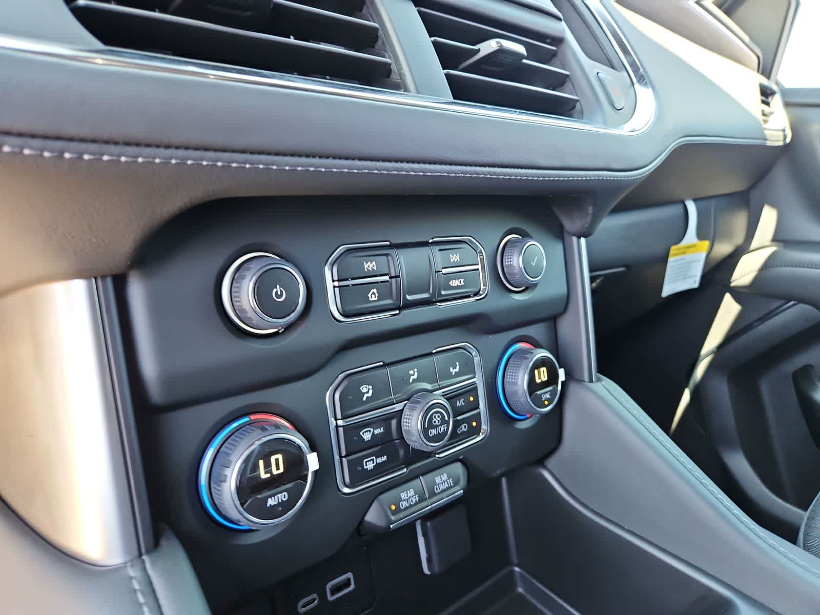 Thumbnail: 2024 Chevrolet Tahoe - 29