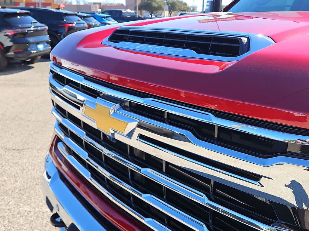 Thumbnail: 2026 Chevrolet Silverado 2500 - 12
