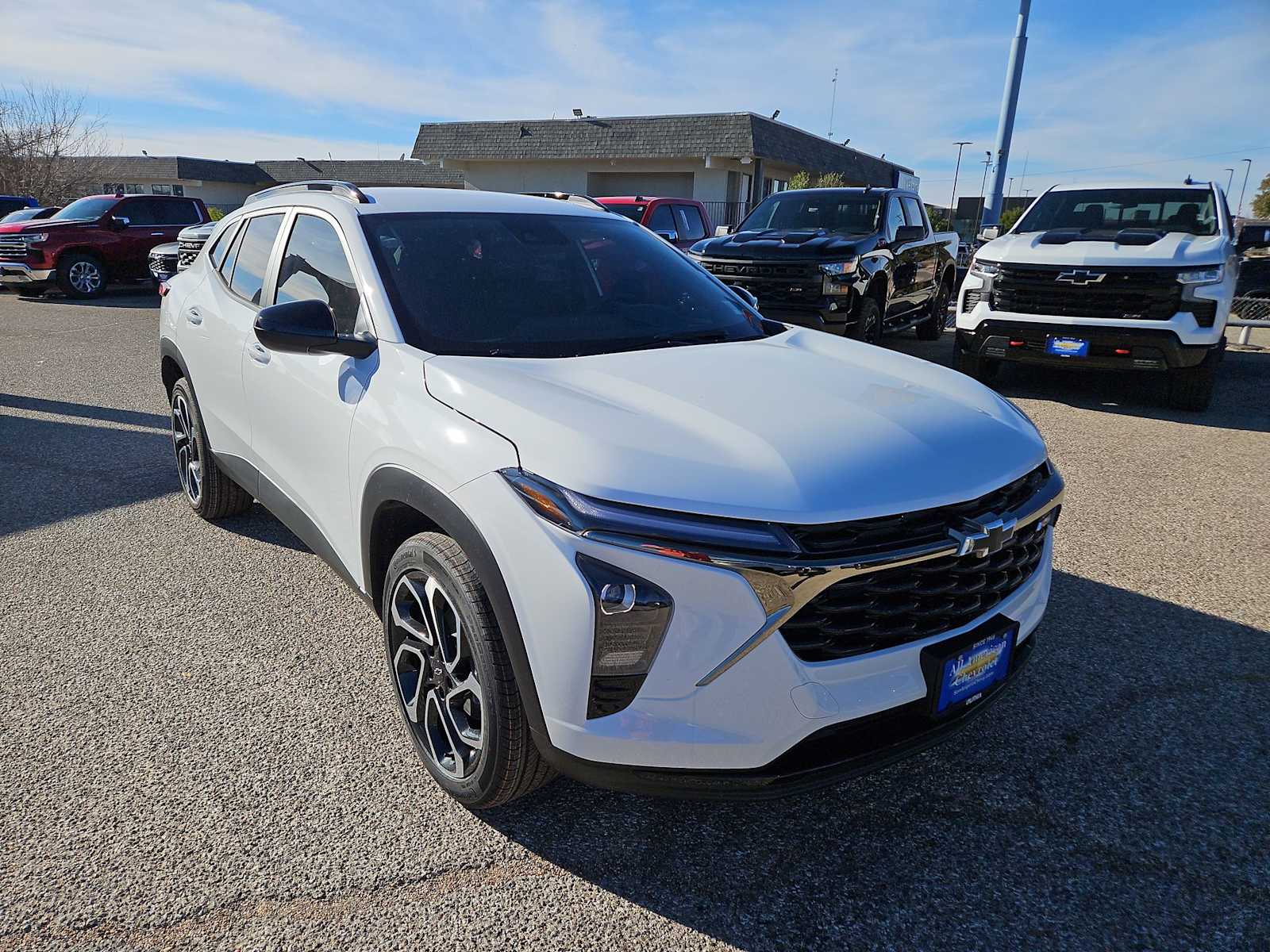 Thumbnail: 2026 Chevrolet Trax - 2