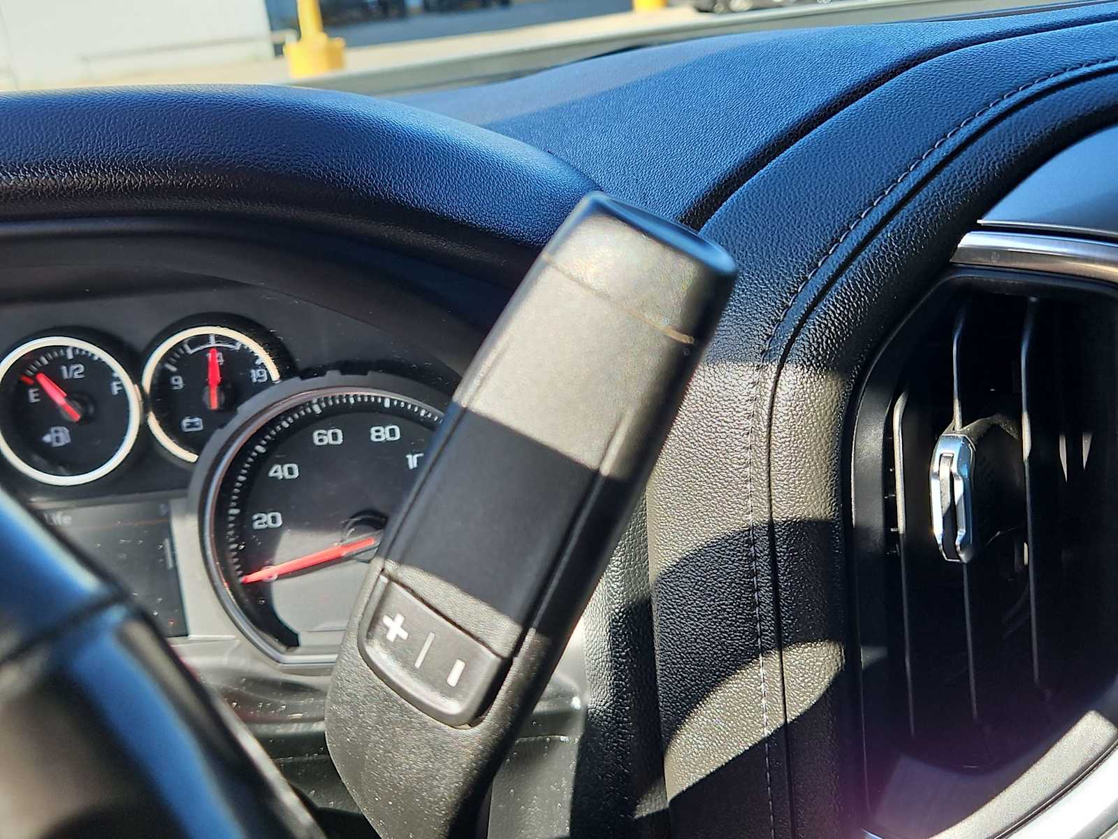 Thumbnail: 2022 Chevrolet Silverado 1500 - 21