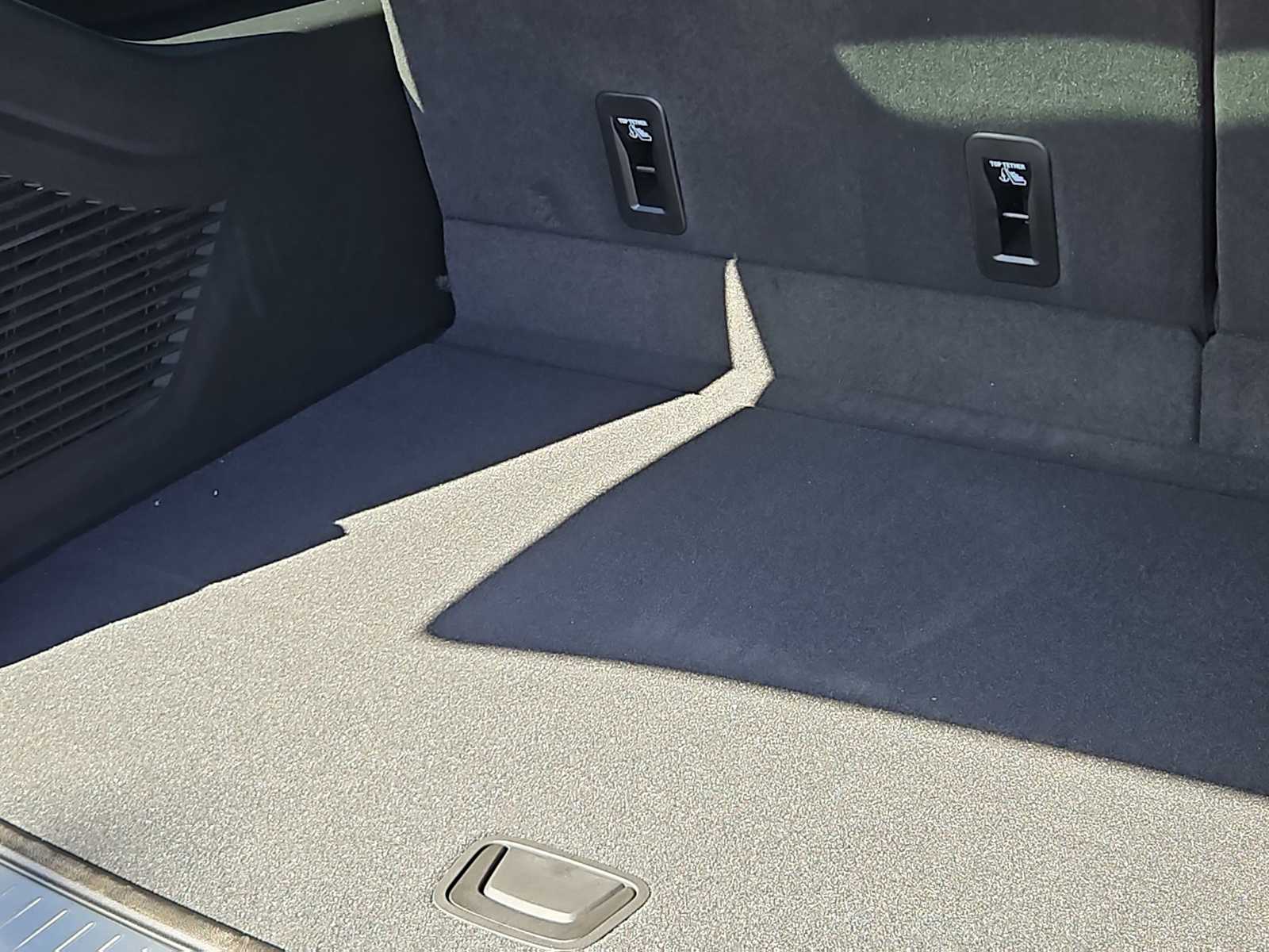 Thumbnail: 2026 Chevrolet Suburban - 23