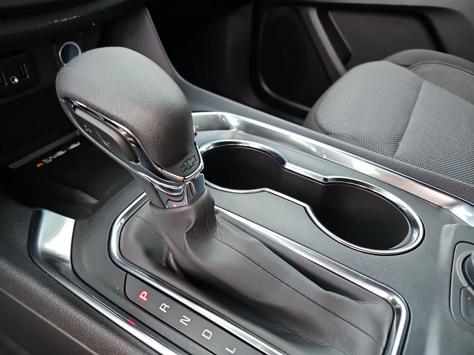 Thumbnail: 2023 Chevrolet Traverse - 25