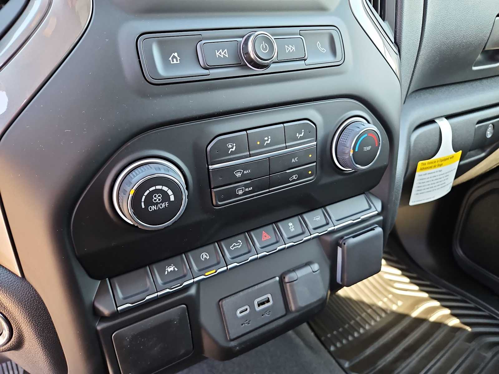 Thumbnail: 2026 Chevrolet Silverado 1500 - 24