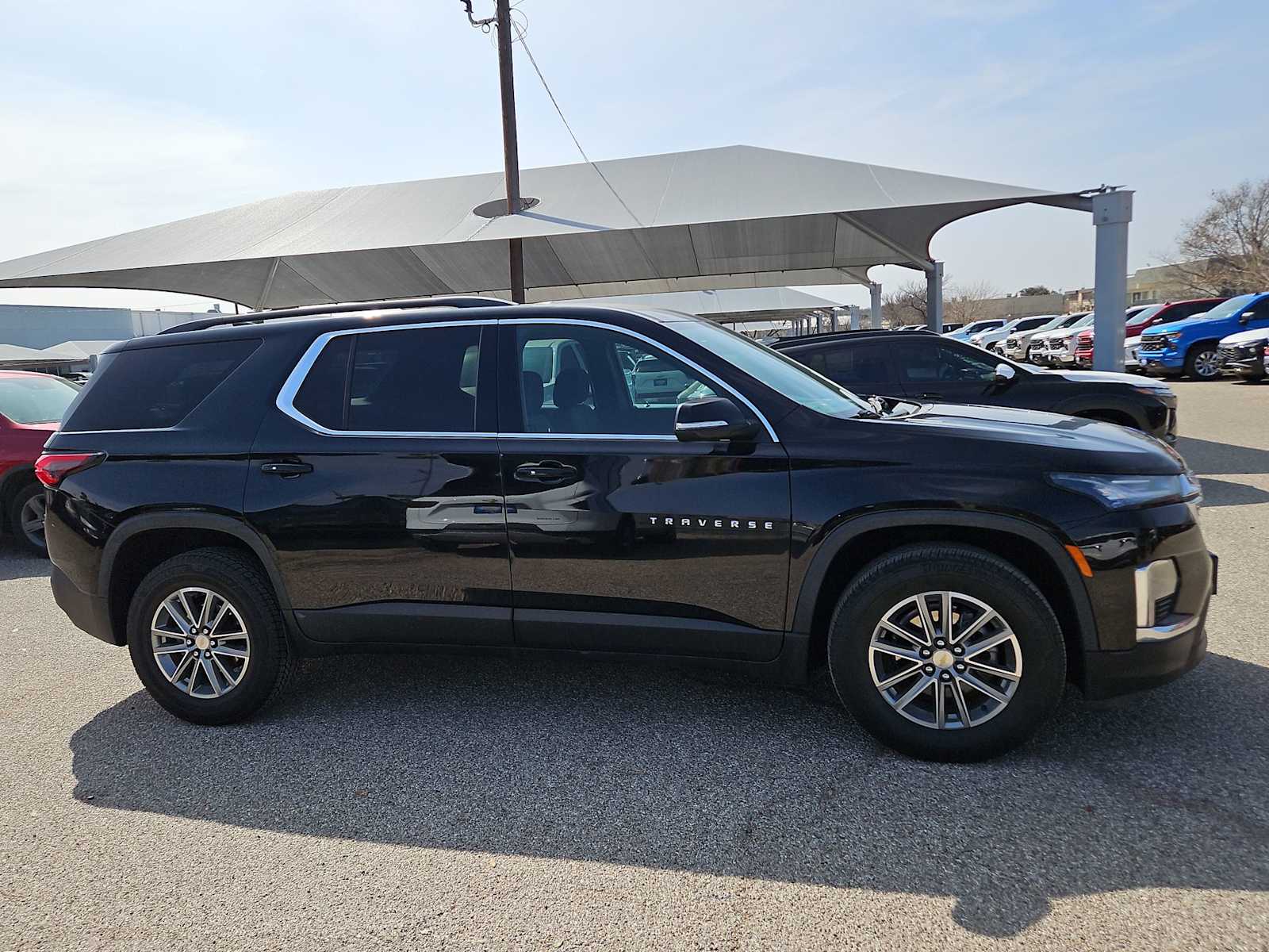 Thumbnail: 2023 Chevrolet Traverse - 9