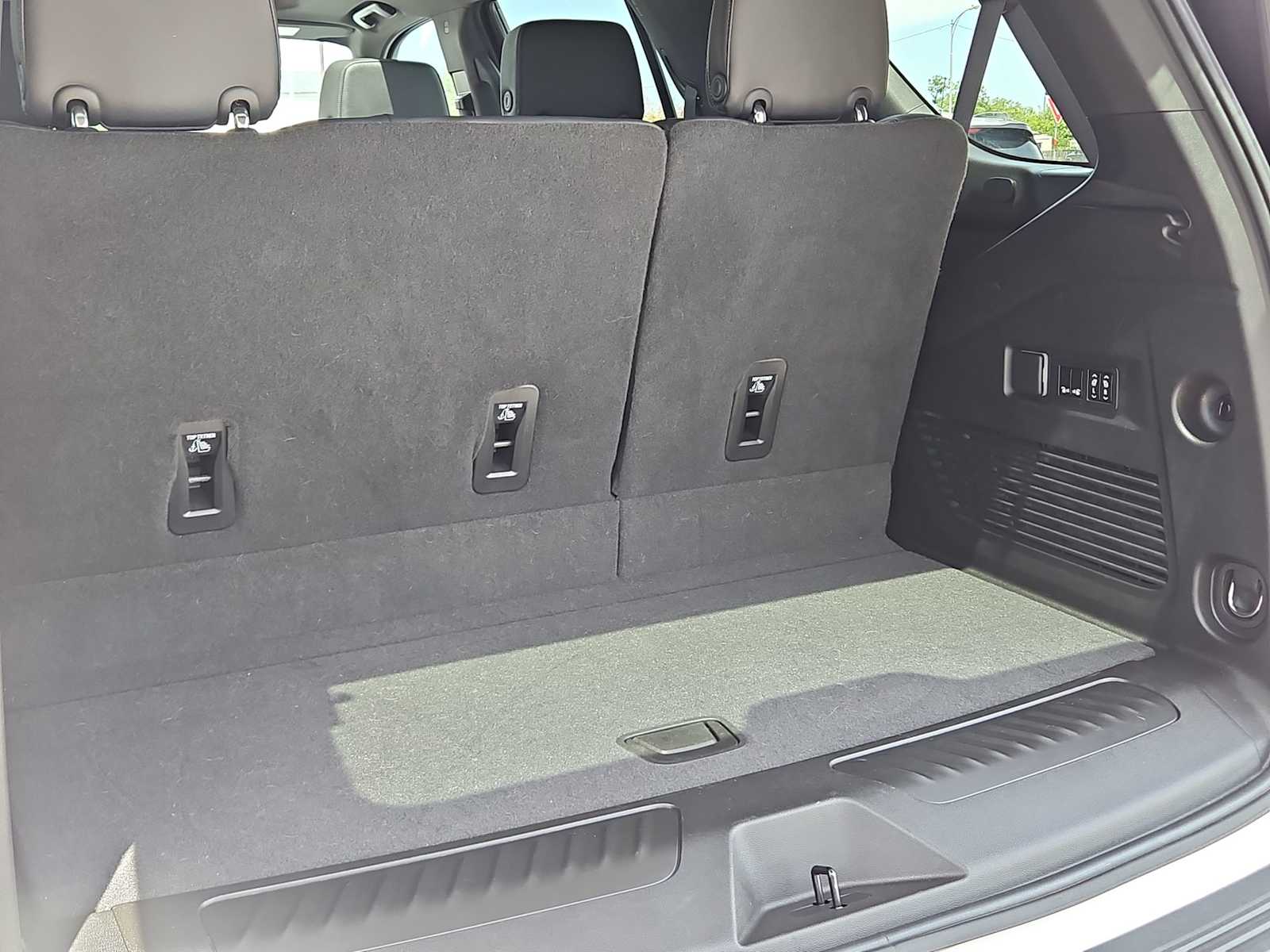 Thumbnail: 2022 Chevrolet Tahoe - 27