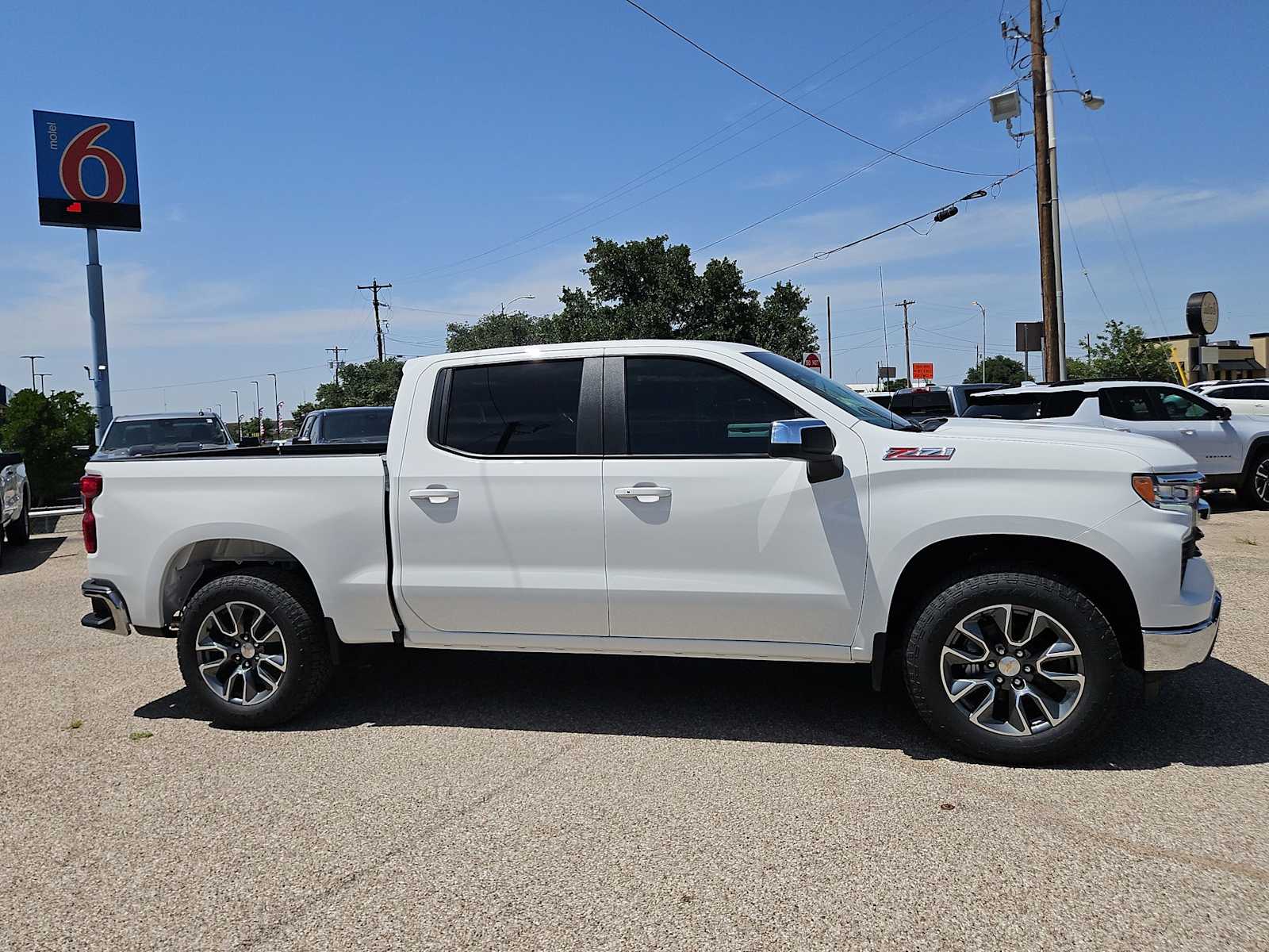 Thumbnail: 2026 Chevrolet Silverado 1500 - 9